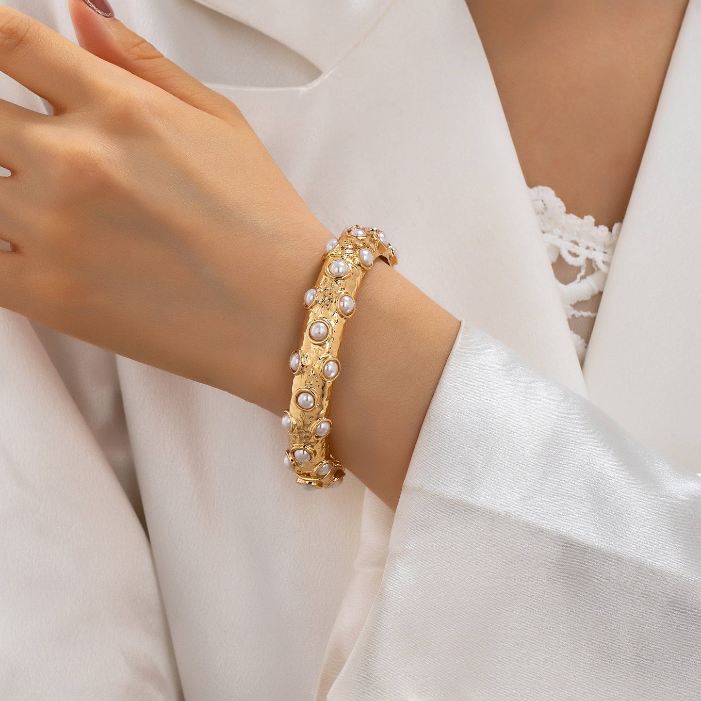 Pearly pop Bangle