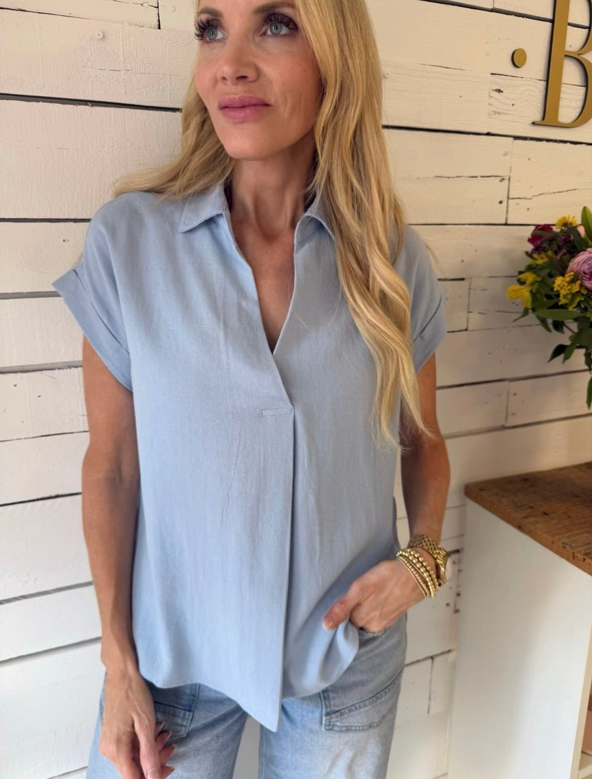 COLLARED SPLIT NECK CUFF SLEEVE LINEN TOP